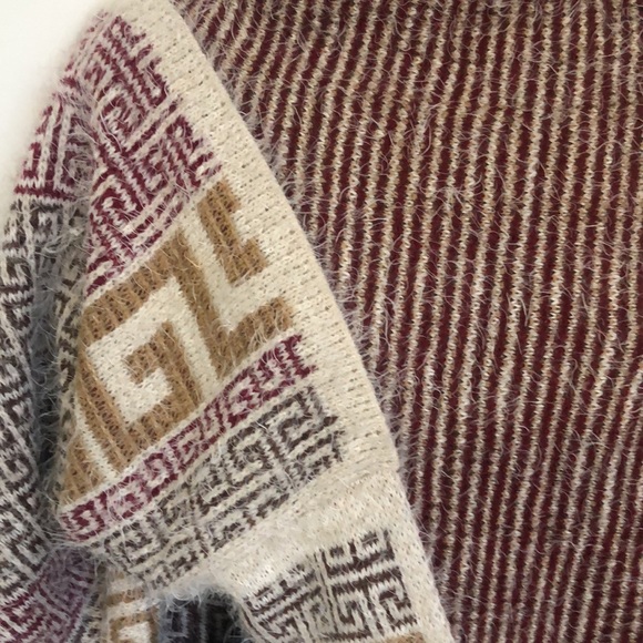 HostPic🔥Reversible Poncho,perfect Condition,Pleasure to wear,soft and snuggly. - Picture 4 of 4